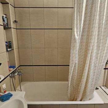 Продается 1-комнатная квартира, 45 м²