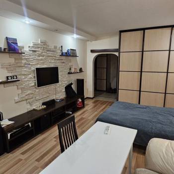 Продается 1-комнатная квартира, 45 м²