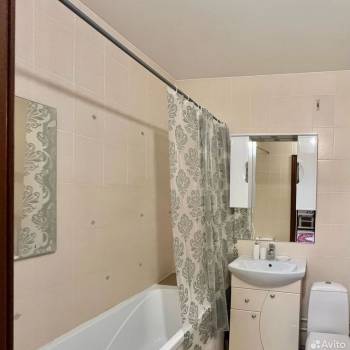 Сдается 1-комнатная квартира, 49 м²