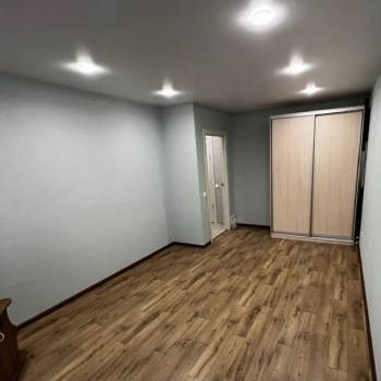 Продается 1-комнатная квартира, 49,3 м²