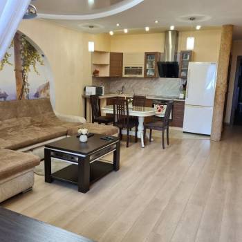 Продается 2-х комнатная квартира, 119 м²