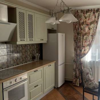 Сдается 1-комнатная квартира, 42 м²