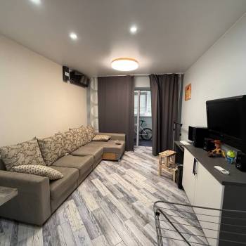 Продается 1-комнатная квартира, 33 м²