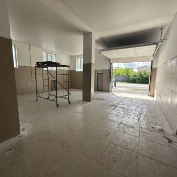 Сдается Нежилое помещение, 255 м²
