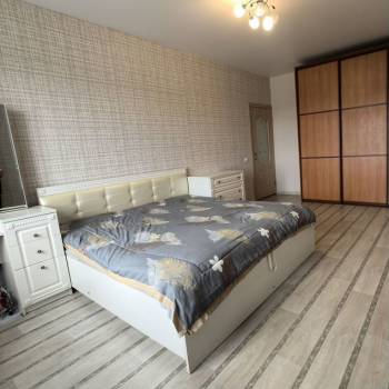 Продается Многокомнатная квартира, 82,5 м²