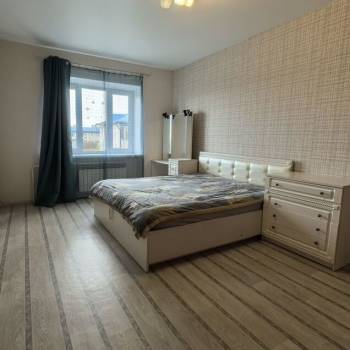 Продается Многокомнатная квартира, 82,5 м²
