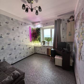 Продается Многокомнатная квартира, 82,5 м²