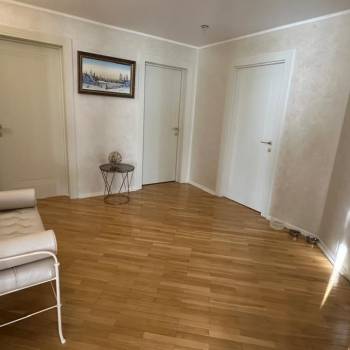 Продается Многокомнатная квартира, 183,9 м²