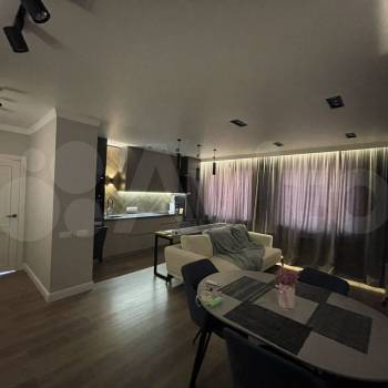 Сдается 1-комнатная квартира, 54 м²