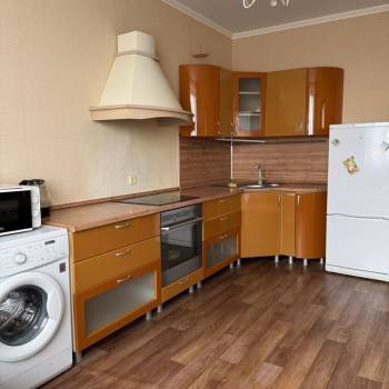 Сдается 1-комнатная квартира, 54 м²