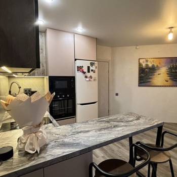 Продается 1-комнатная квартира, 40 м²