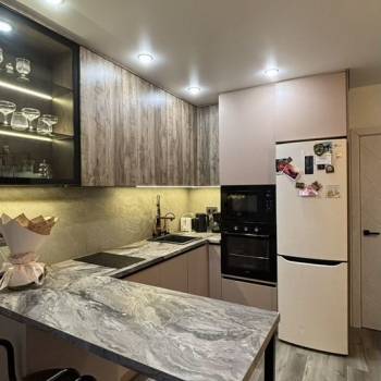 Продается 1-комнатная квартира, 40 м²
