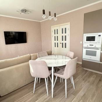 Продается 1-комнатная квартира, 52,7 м²