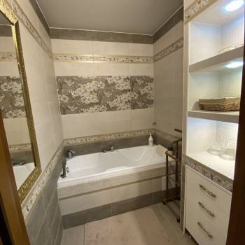 Продается Многокомнатная квартира, 114 м²