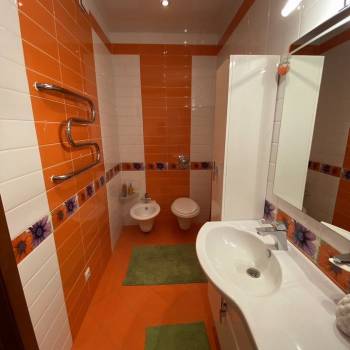 Продается Многокомнатная квартира, 114 м²