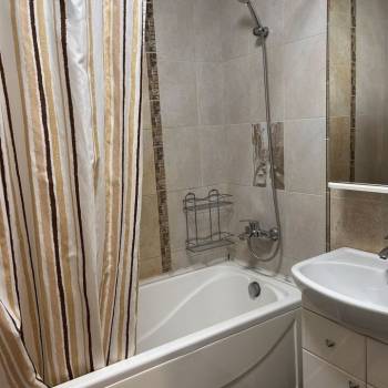 Сдается 1-комнатная квартира, 52 м²