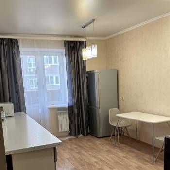 Сдается 1-комнатная квартира, 46 м²