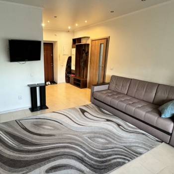 Сдается 1-комнатная квартира, 42 м²