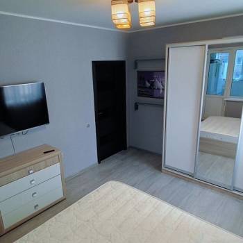 Продается 1-комнатная квартира, 49 м²