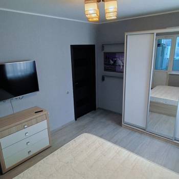 Продается 1-комнатная квартира, 49 м²