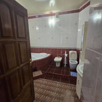 Продается Многокомнатная квартира, 198,4 м²