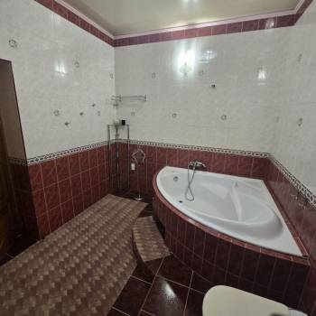 Продается Многокомнатная квартира, 198,4 м²