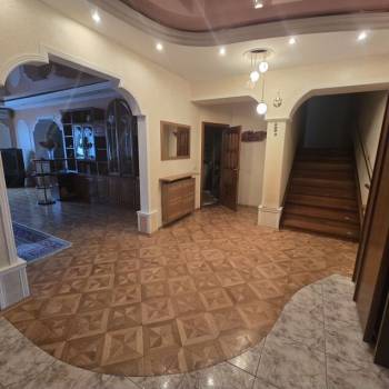 Продается Многокомнатная квартира, 198,4 м²