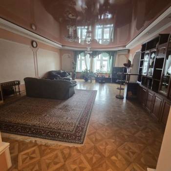 Продается Многокомнатная квартира, 198,4 м²