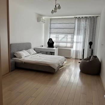 Сдается Многокомнатная квартира, 130 м²