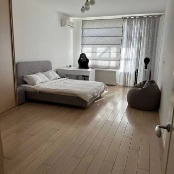 Сдается Многокомнатная квартира, 130 м²