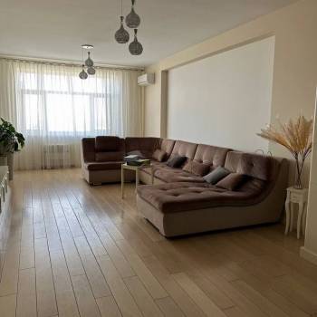 Сдается Многокомнатная квартира, 130 м²