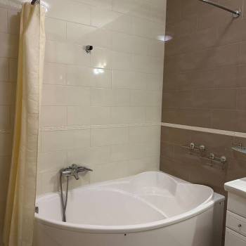 Сдается Многокомнатная квартира, 130 м²