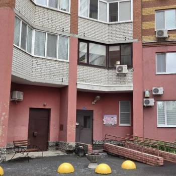 Сдается 2-х комнатная квартира, 109 м²