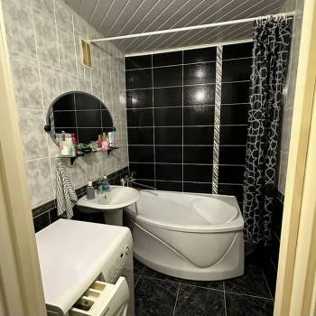 Сдается 1-комнатная квартира, 49 м²