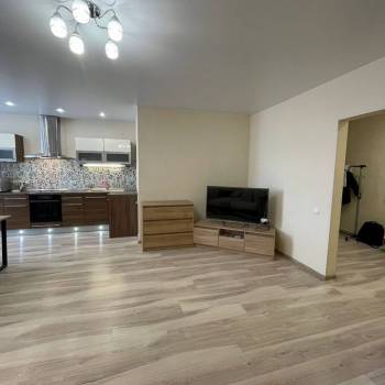 Сдается 2-х комнатная квартира, 65 м²
