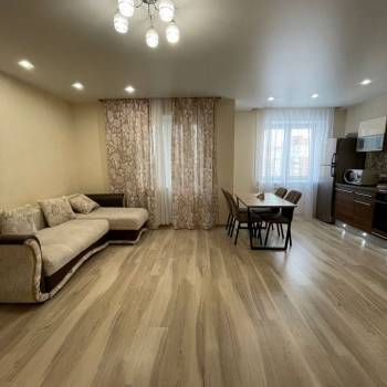 Сдается 2-х комнатная квартира, 65 м²