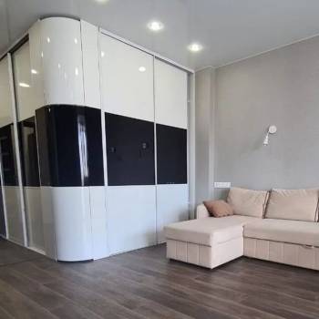 Продается 1-комнатная квартира, 49,6 м²
