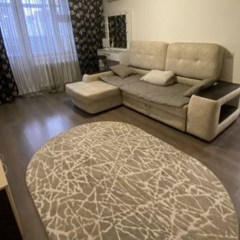 Сдается 1-комнатная квартира, 42 м²