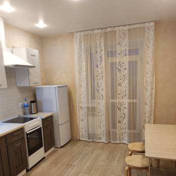 Сдается 1-комнатная квартира, 42 м²