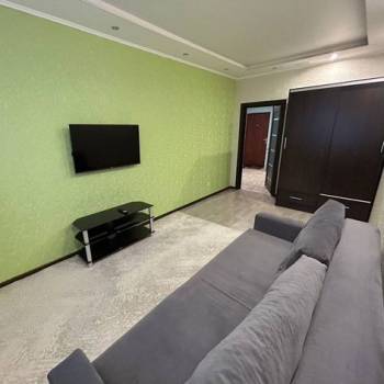 Сдается 1-комнатная квартира, 43 м²