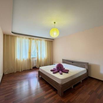 Сдается 2-х комнатная квартира, 83 м²