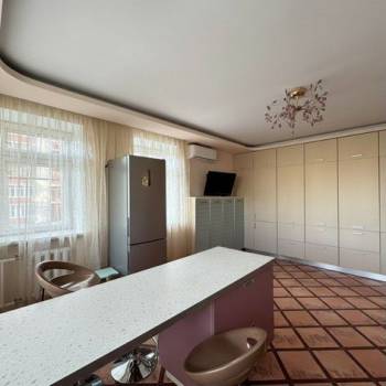 Сдается 2-х комнатная квартира, 83 м²