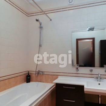 Сдается 2-х комнатная квартира, 69 м²