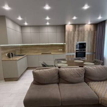 Продается 2-х комнатная квартира, 82 м²