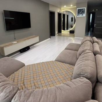 Продается 2-х комнатная квартира, 82 м²