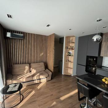 Продается 1-комнатная квартира, 47 м²