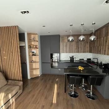Продается 1-комнатная квартира, 47 м²