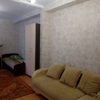 Продается 1-комнатная квартира, 42 м²