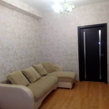 Продается 1-комнатная квартира, 42 м²