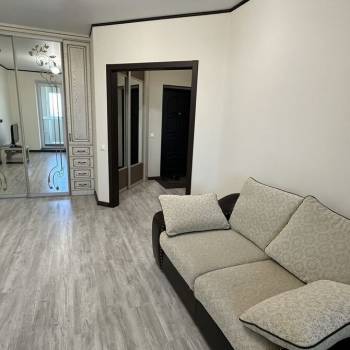 Сдается 1-комнатная квартира, 50 м²